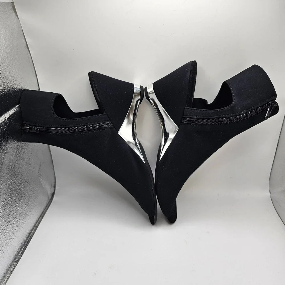 NIB Onex Women's Gabriella Heels Black/Silver Size 9 Onex recommends sizing up